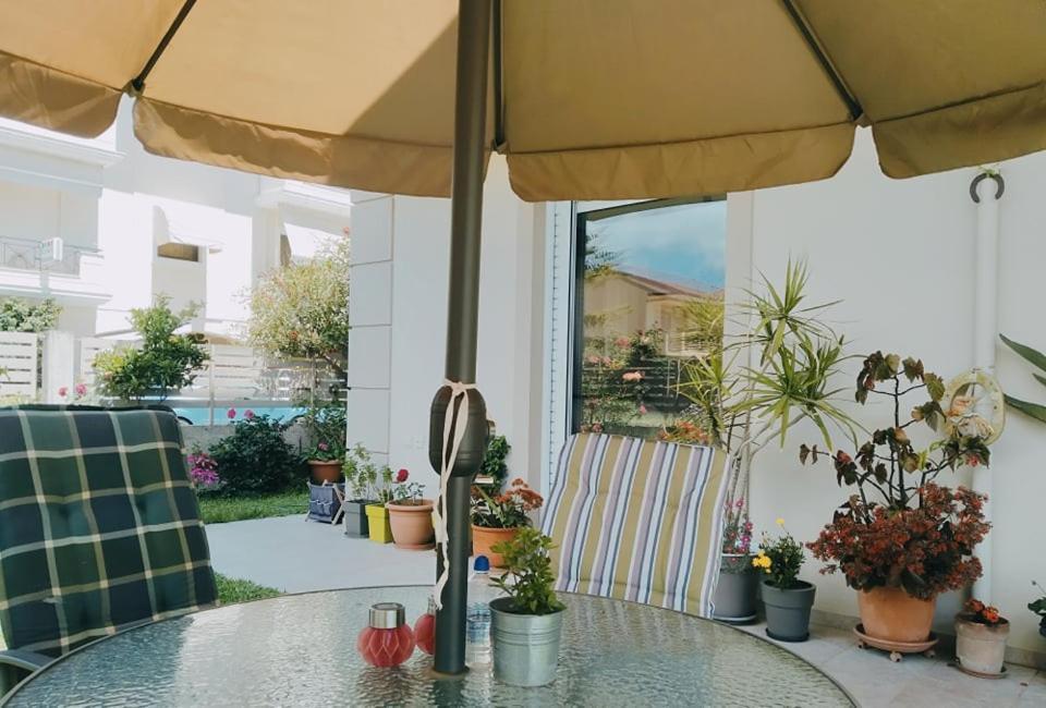 Xrysa's Garden Lägenhet Mesolóngion Exteriör bild