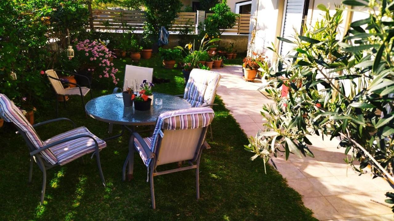 Xrysa's Garden Lägenhet Mesolóngion Exteriör bild